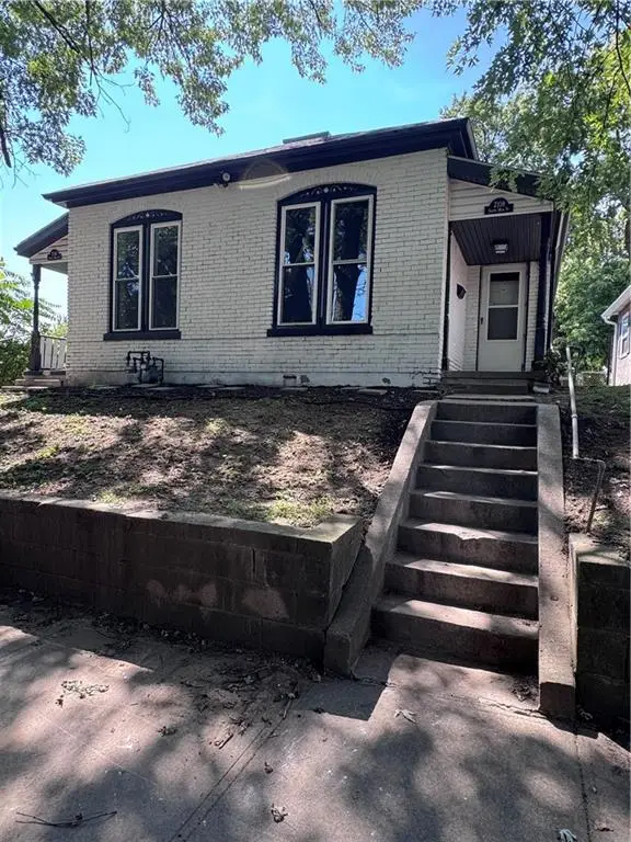 2108 S 14th Street, Saint Joseph, MO 64503 - #3