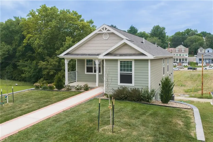 605 Washington Street, Atchison, KS 66002 - #3
