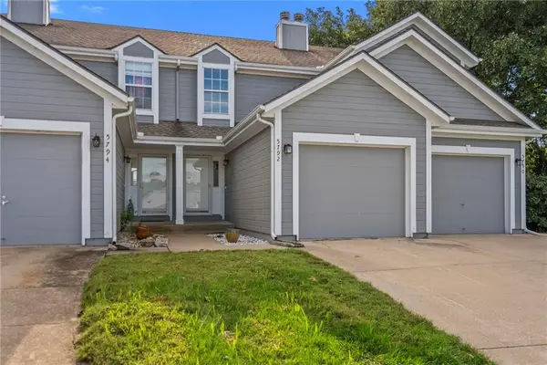 5792 NW Plantation Circle, Lee's Summit, MO 64064