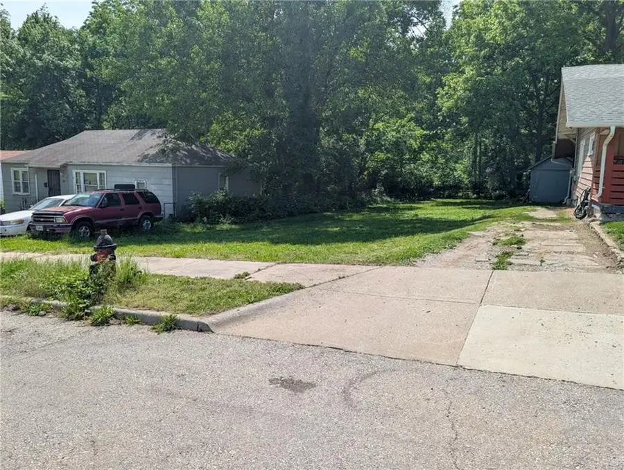4024 Myrtle Avenue, Kansas City, MO 64130 - #3