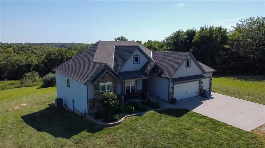 1404 SE Bush Road, Saint Joseph, MO 64504 - #2