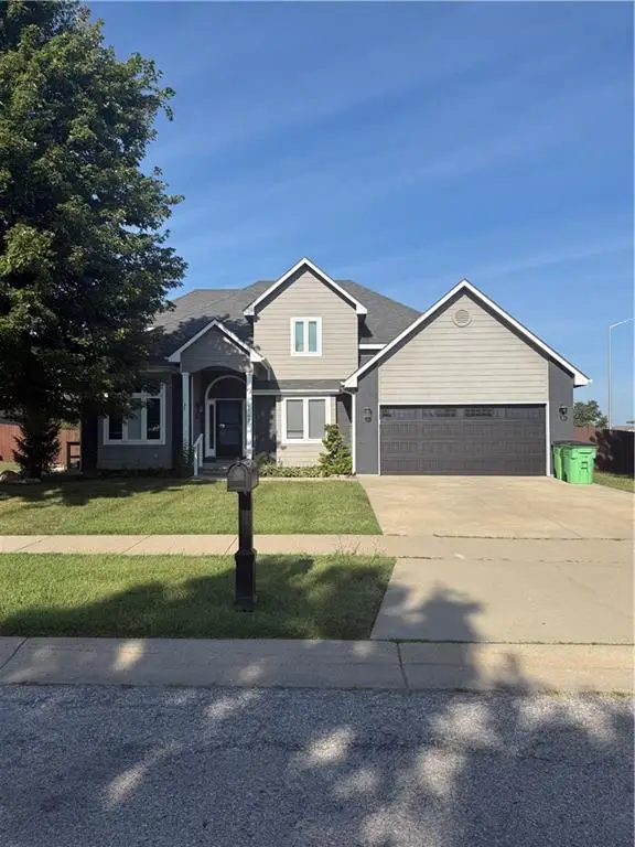 1702 S Osage Drive, Ottawa, KS 66067