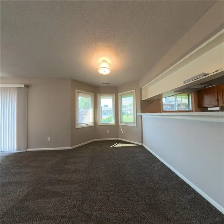 4022 10th Avenue, Leavenworth, KS 66048 - #3
