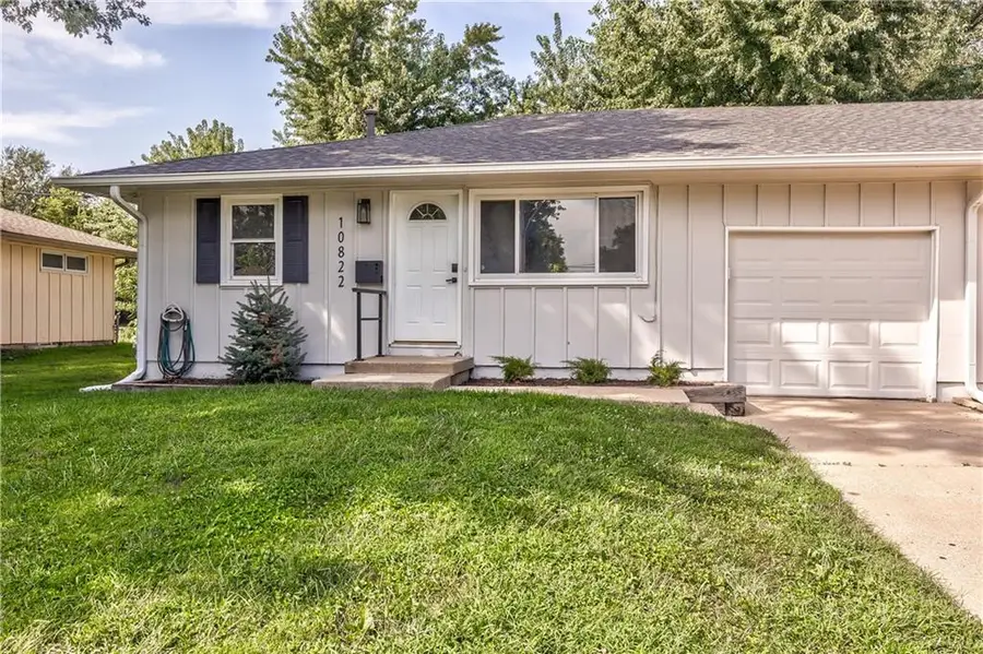10820-10822 W 49 Street, Shawnee, KS 66203 - #2