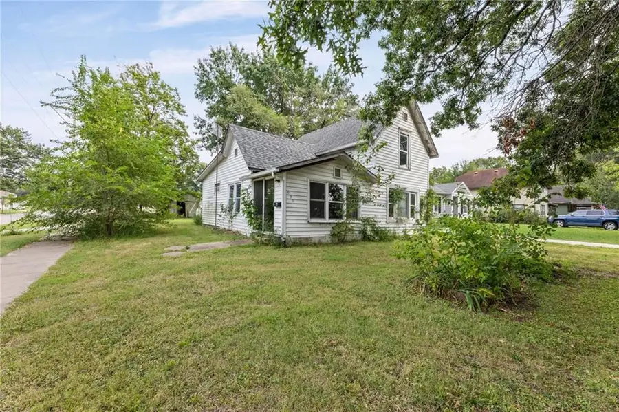 935 N Sycamore Street, Ottawa, KS 66067 - #2