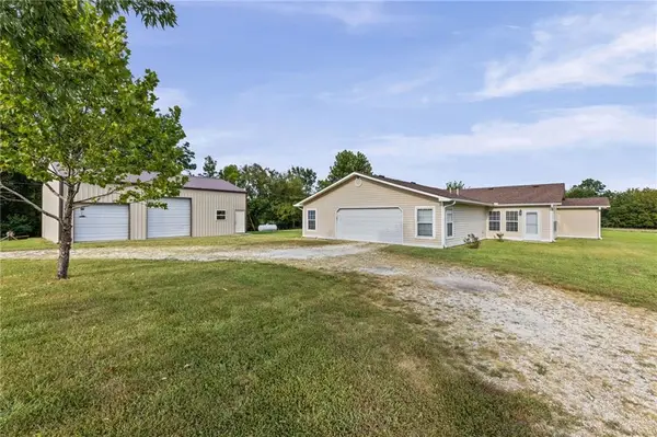 4473 Louisiana Road, Ottawa, KS 66067