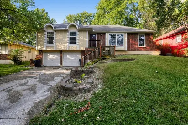 8405 E 103rd Terrace, Kansas City, MO 64134