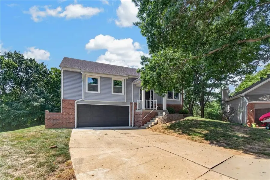 519 NW 42nd Street, Blue Springs, MO 64015 - #2