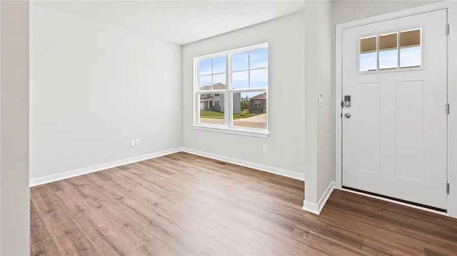 10612 N Richmond Avenue, Kansas City, MO 64157 - #2
