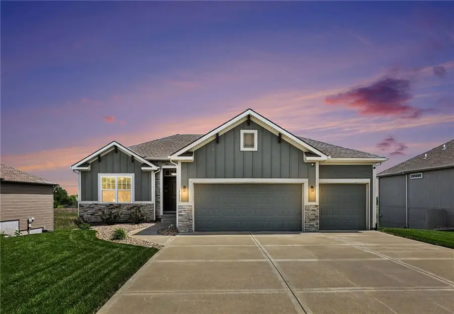 17605 Grey Hawke Ridge, Smithville, MO 64089 - #3