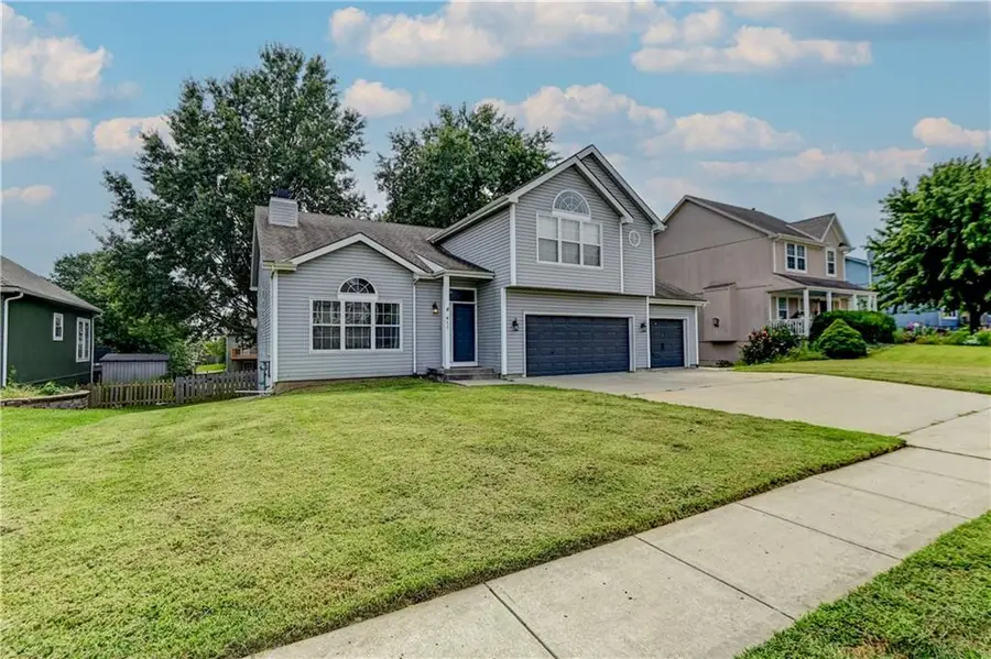 411 Shannon Avenue, Smithville, MO 64089 - #2
