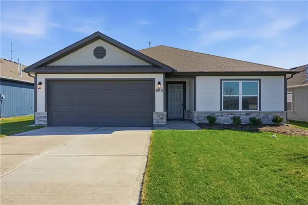 20310 W 195th Street, Spring Hill, KS 66083