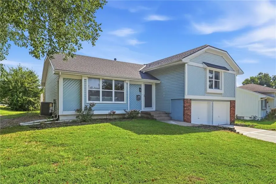 6100 E 140th Place, Grandview, MO 64030 - #2