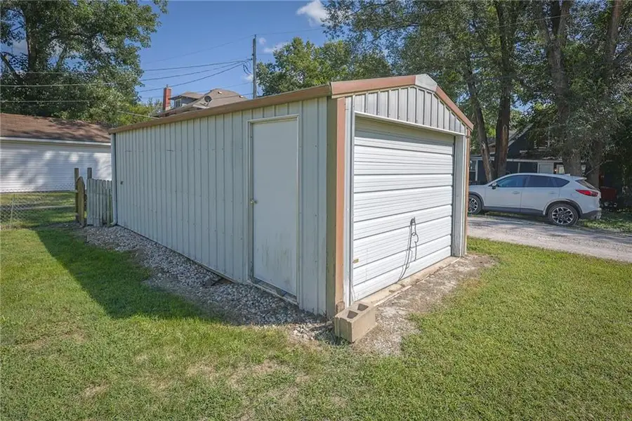 427 Benton Avenue, Excelsior Springs, MO 64024 - #3