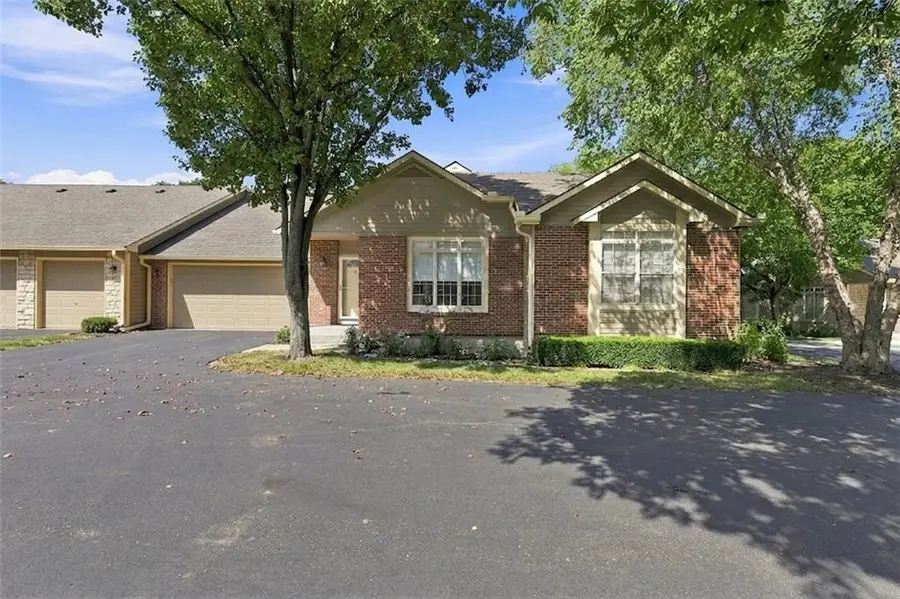 18665 W 158th Terrace #400, Olathe, KS 66062 - #2
