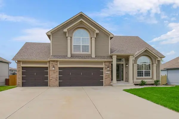 4412 SW Lyndsie Court, Lee's Summit, MO 64082