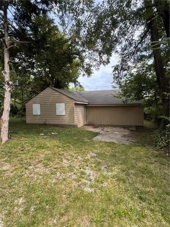 8407 Olive Street, Kansas City, MO 64132 - #1