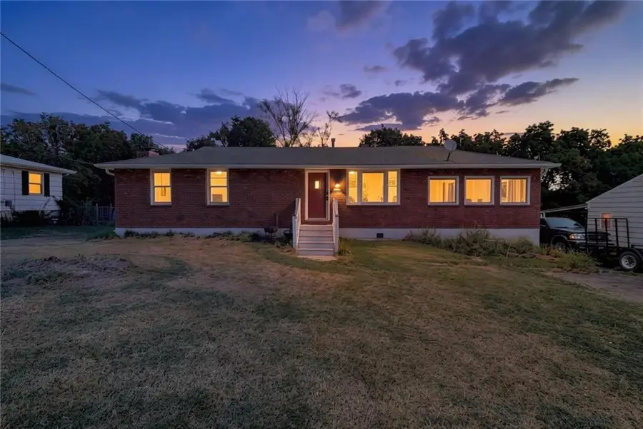 9110 E 50th Terrace, Kansas City, MO 64133 - #2