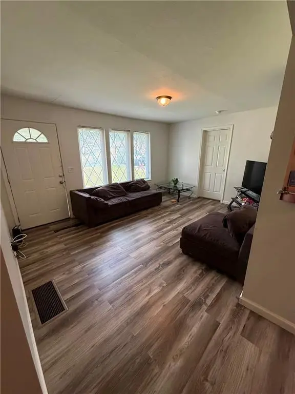 3032 Donnelly Avenue, Kansas City, MO 64129 - #2