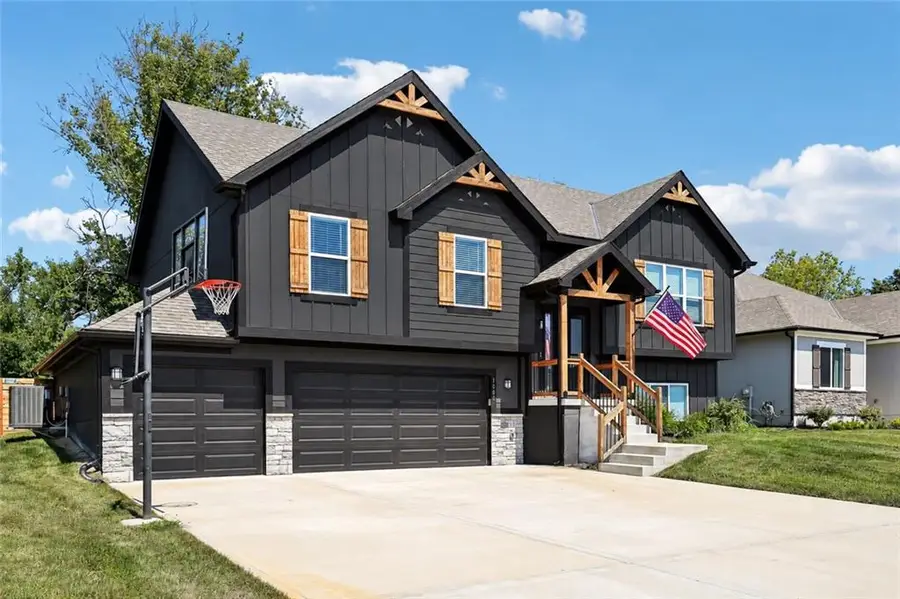 1000 NW Crestwood Drive, Grain Valley, MO 64029 - #2