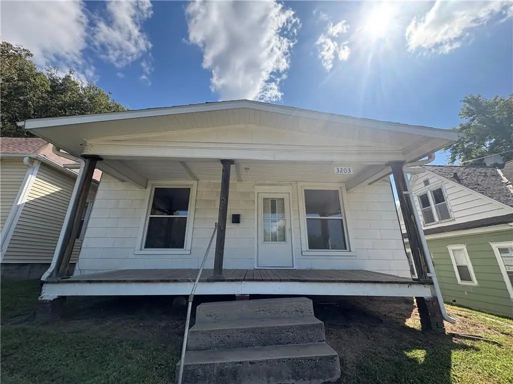 3203 S 22nd Street, Saint Joseph, MO 64503 - #1