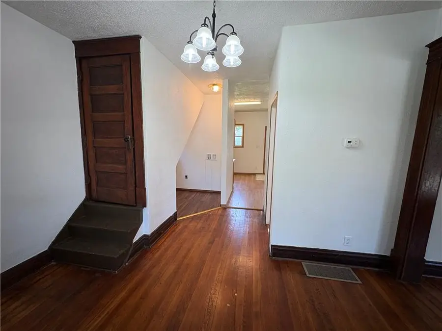 3203 S 22nd Street, Saint Joseph, MO 64503 - #3