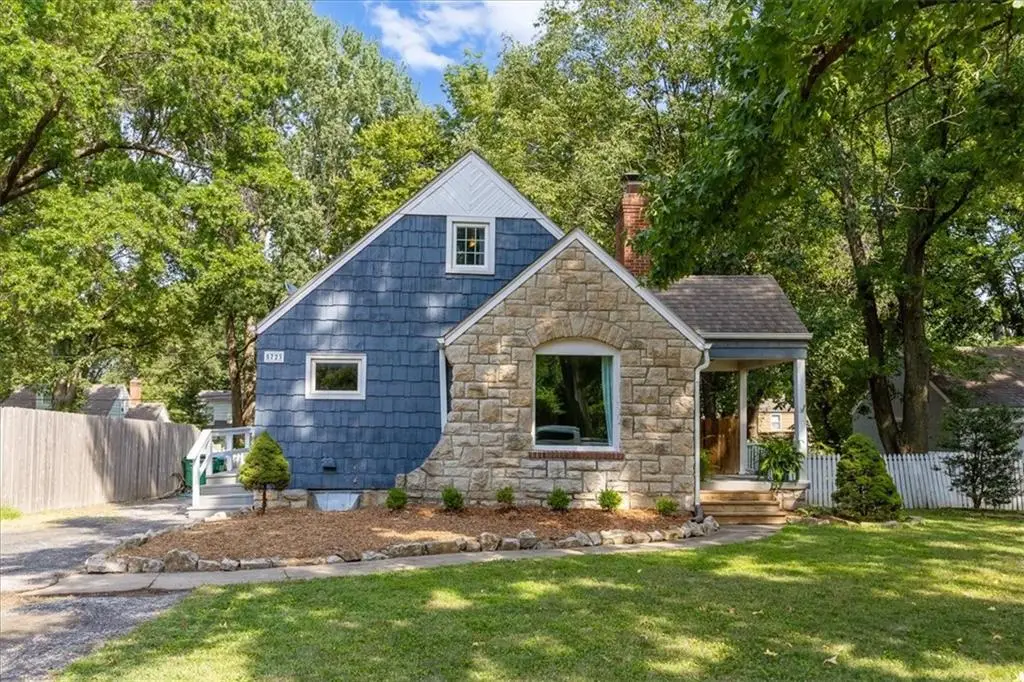 5723 Nall Avenue, Roeland Park, KS 66202 - #1