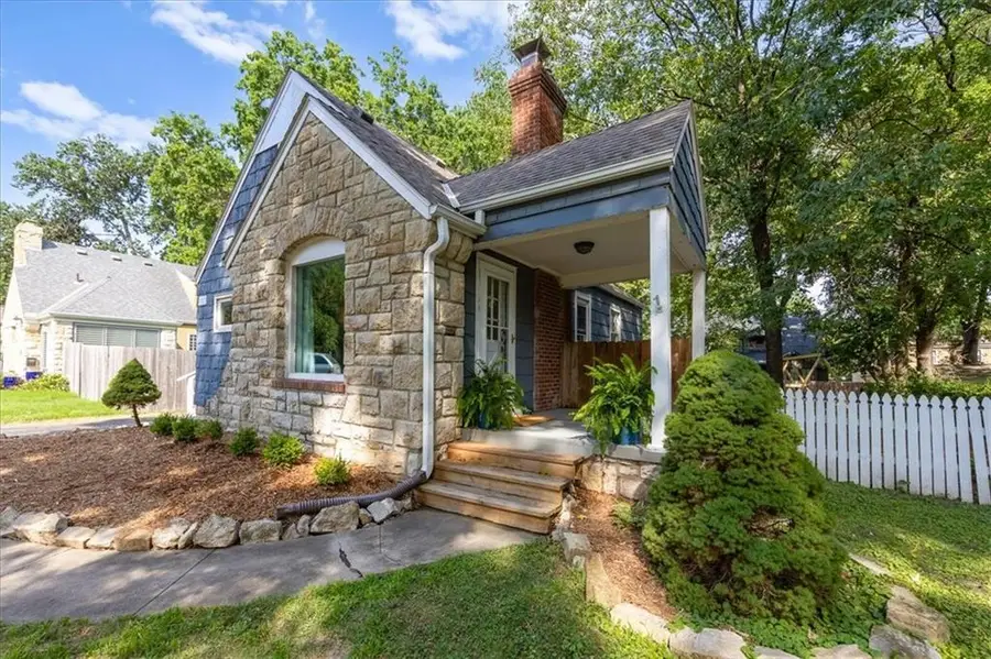 5723 Nall Avenue, Roeland Park, KS 66202 - #3