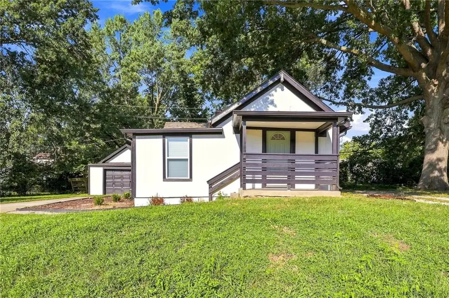 7126 Main Street, Kansas City, MO 64114 - #2