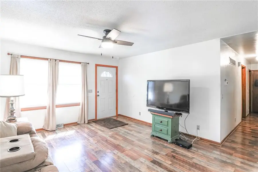 206 W 7th Street, Knob Noster, MO 65336 - #2