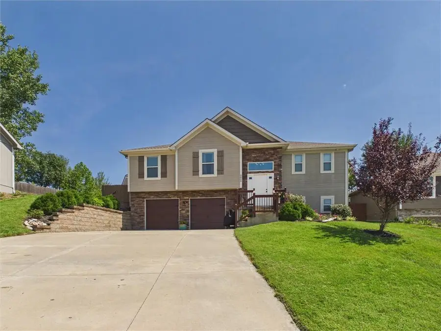 6805 N Pontiac Avenue, Kansas City, MO 64151 - #2