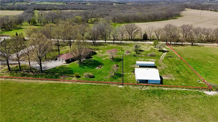5460 W 175th Street, Stilwell, KS 66085 - #3