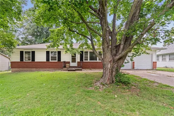 506 Country Club Road, Lexington, MO 64067