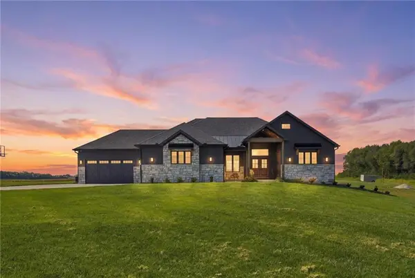7129 NE State Route 92 Highway, Smithville, MO 64089