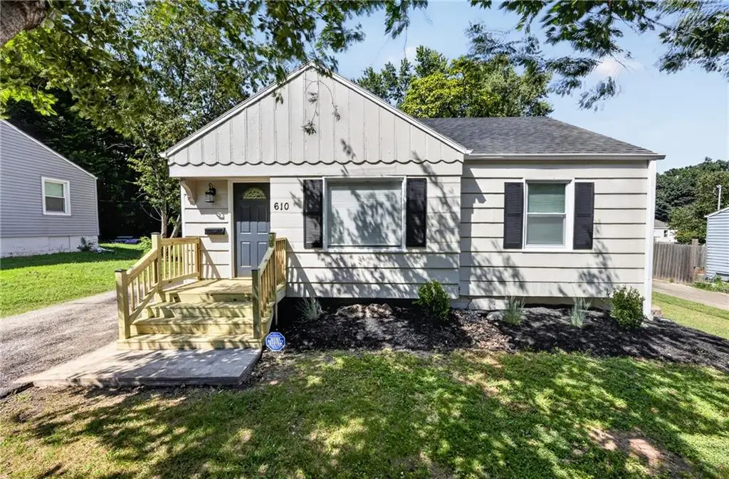 610 W 88th Terrace, Kansas City, MO 64114 - #1