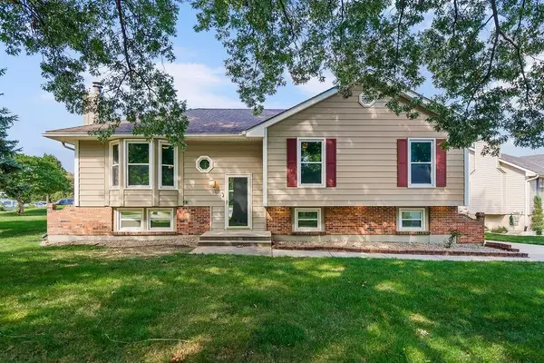 401 SE Mt. Vernon Drive, Blue Springs, MO 64014