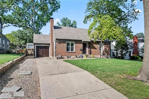 2720 W 51st Street, Westwood, KS 66205