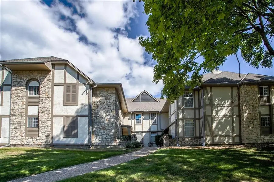 1205 NW Village Drive #D, Blue Springs, MO 64015 - #2