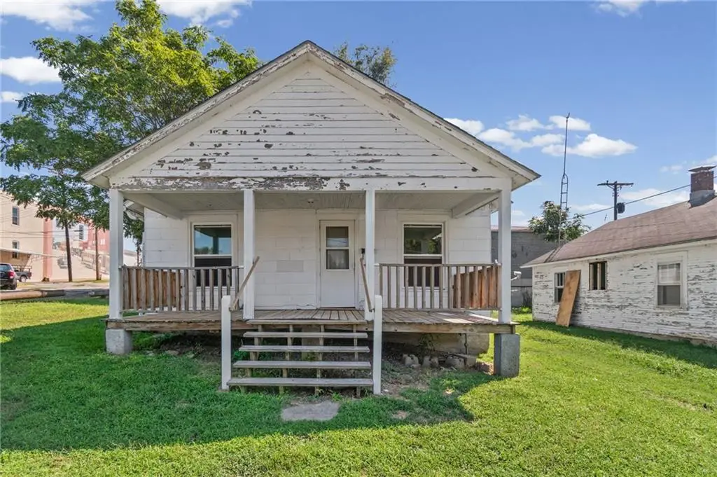 203 S Folger Street, Carrollton, MO 64633 - #1