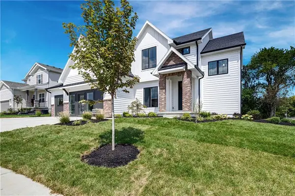 18330 W 195 Street, Spring Hill, KS 66083