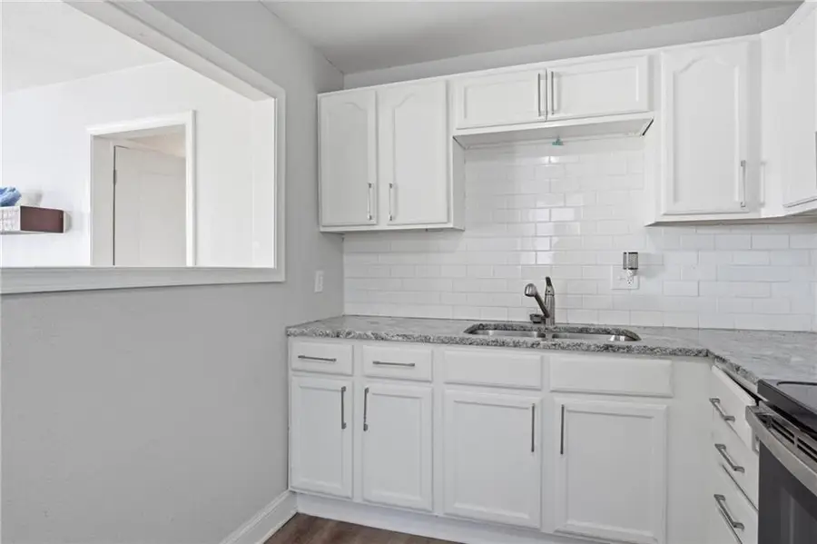 5746 College Avenue, Kansas City, MO 64130 - #3