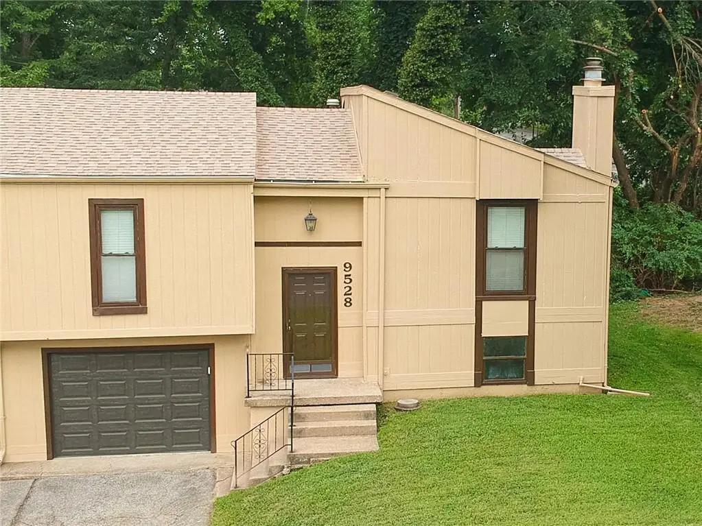 9528 Manning Avenue, Kansas City, MO 64134 - #1