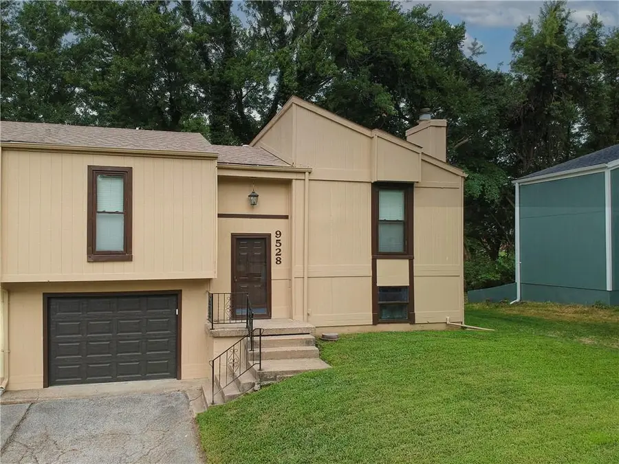 9528 Manning Avenue, Kansas City, MO 64134 - #2
