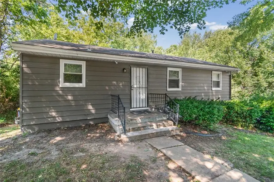 7030 Manchester Avenue, Kansas City, MO 64133 - #2