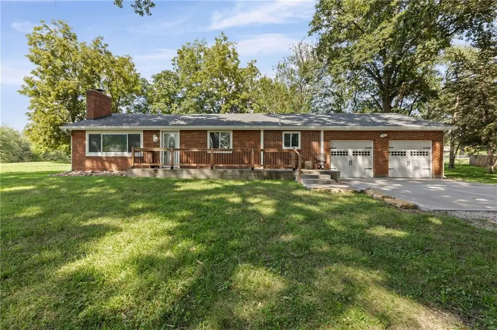 301 N 169 Highway, Smithville, MO 64089 - #1