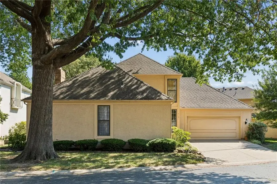 9151 W 102nd Terrace, Overland Park, KS 66212 - #2
