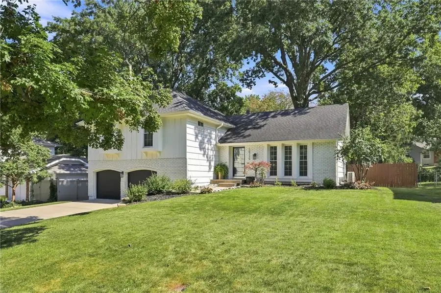 10715 W 101st Terrace, Overland Park, KS 66214 - #2