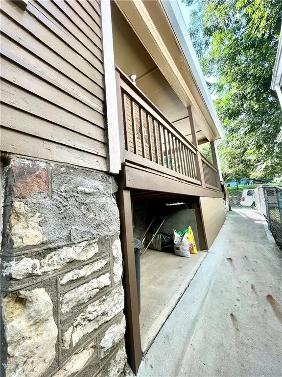 902 W 29th Street, Kansas City, MO 64108 - #3
