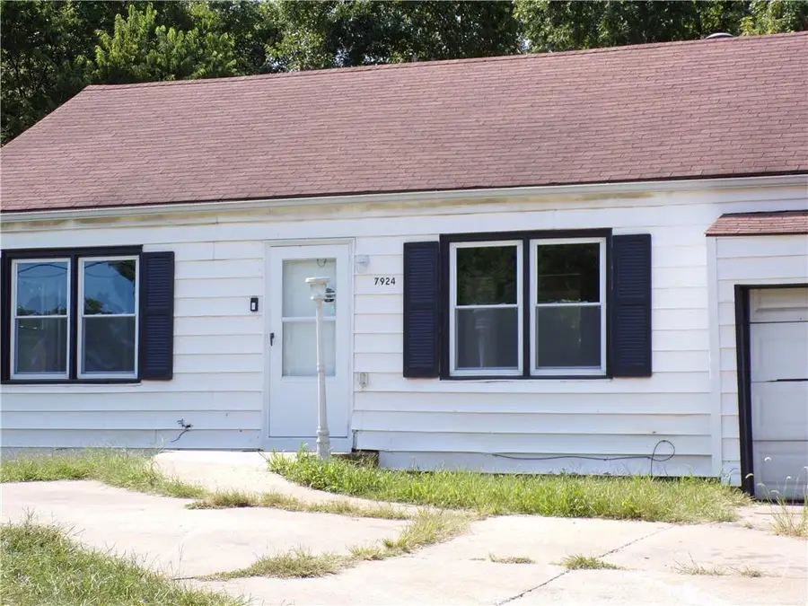7924 Prospect Avenue, Kansas City, MO 64132 - #2