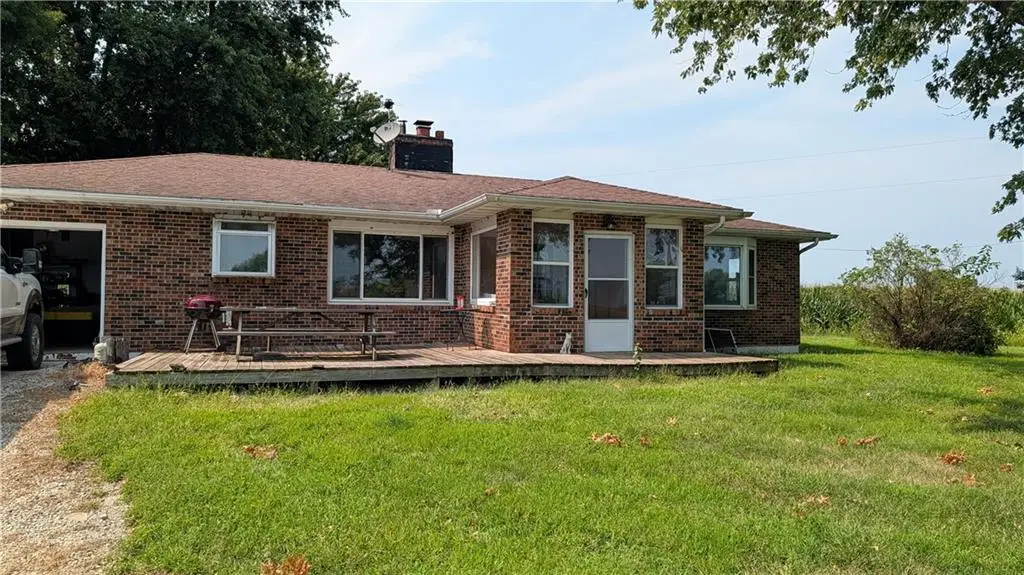 12101 NE J Highway, Windsor, MO 65360 - #1